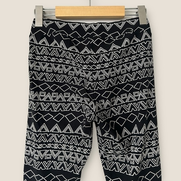 Firefly Aztec Patterned Leggings - Picture 6 of 7